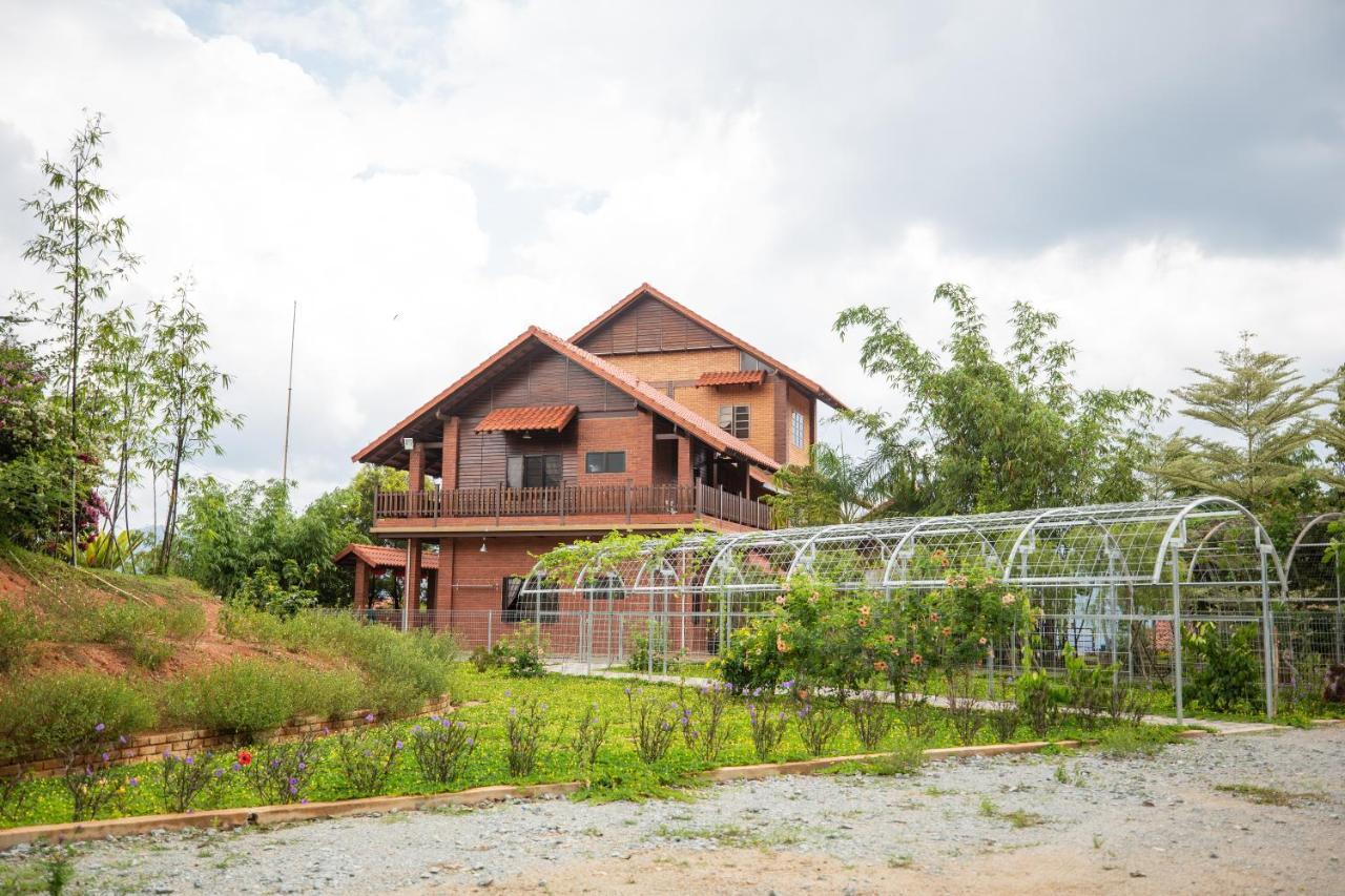 Red House The Garden Stay In Bukit Tinggi By Play Bentong Eksteriør billede
