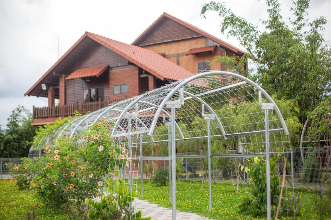 Red House The Garden Stay In Bukit Tinggi By Play Bentong Eksteriør billede