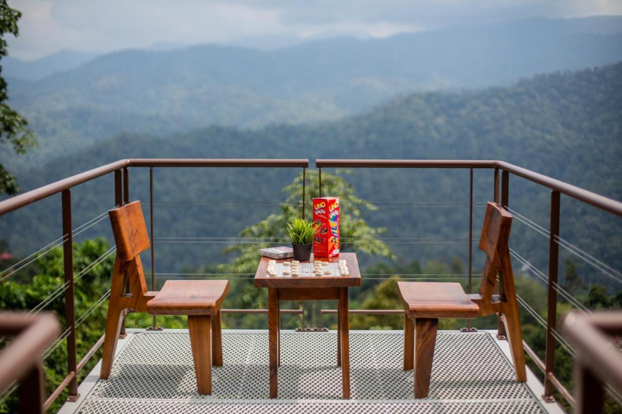 Red House The Garden Stay In Bukit Tinggi By Play Bentong Eksteriør billede