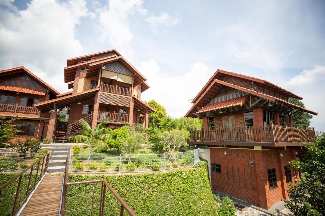 Red House The Garden Stay In Bukit Tinggi By Play Bentong Eksteriør billede