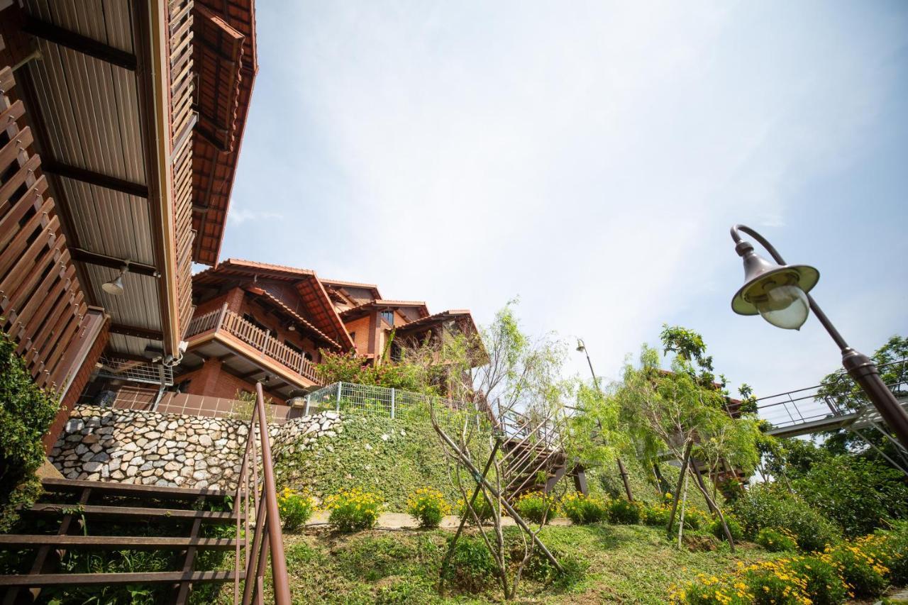 Red House The Garden Stay In Bukit Tinggi By Play Bentong Eksteriør billede