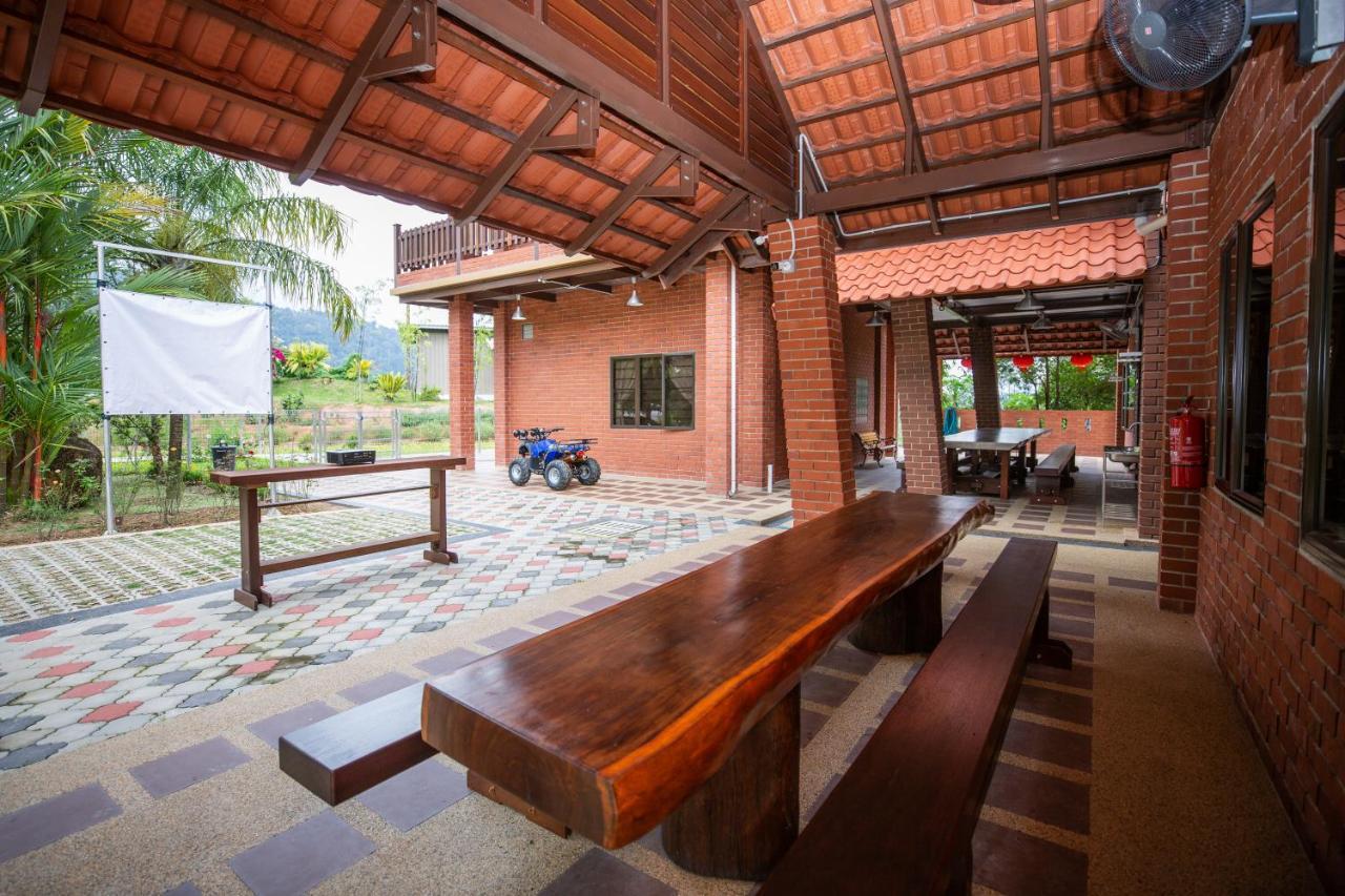 Red House The Garden Stay In Bukit Tinggi By Play Bentong Eksteriør billede