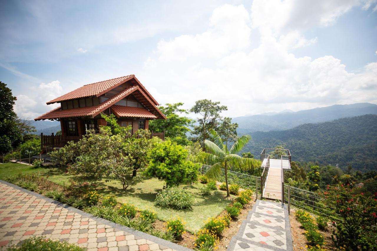 Red House The Garden Stay In Bukit Tinggi By Play Bentong Eksteriør billede